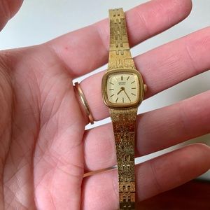 Vintage gold Seiko ladies watch